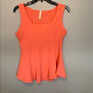 Pick flowy tank